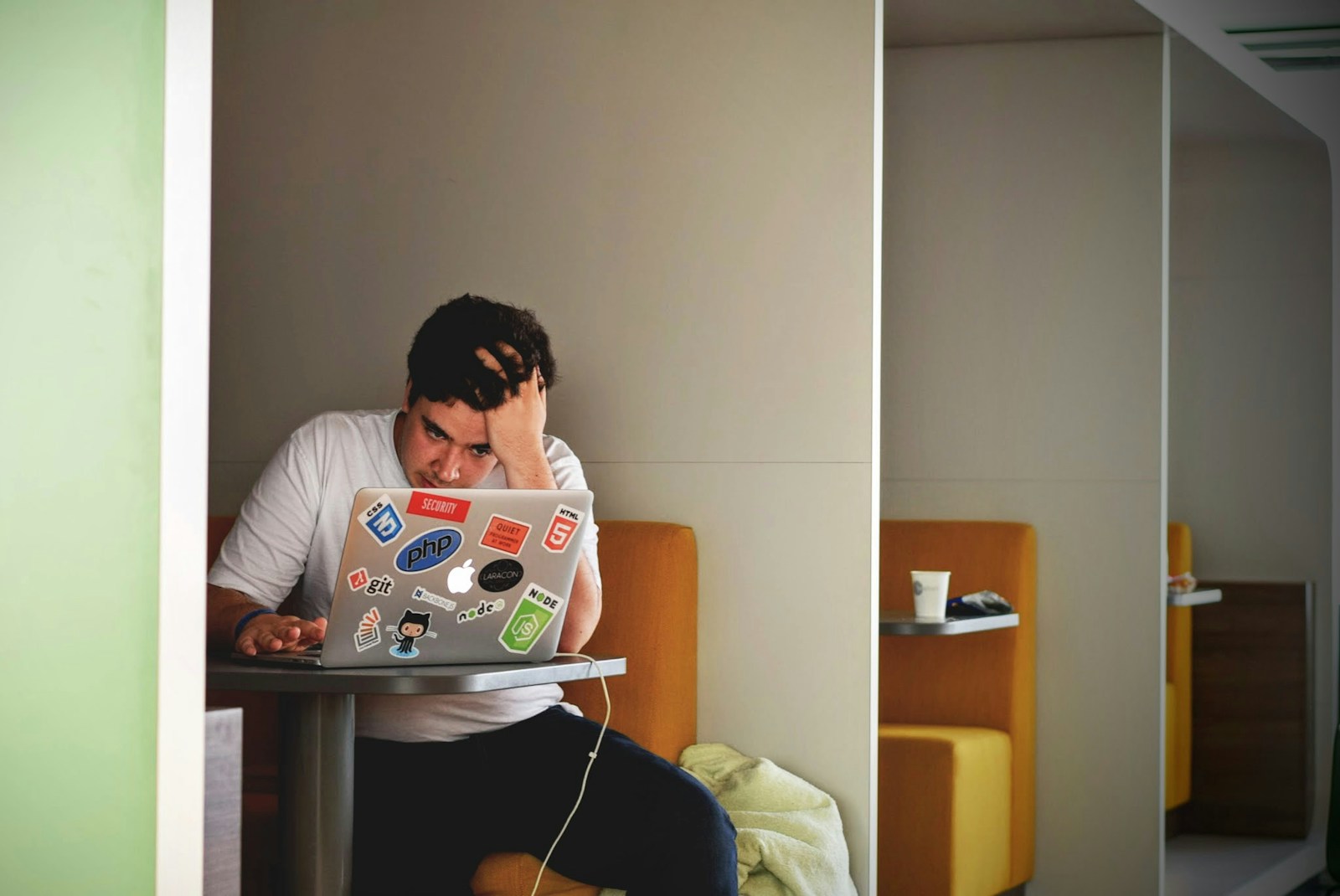 Identifying Red Flags in Remote Job Offers