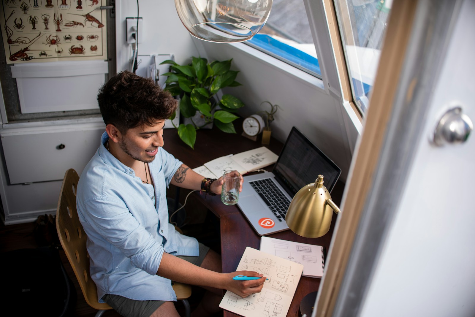 Explore the advantages of remote work