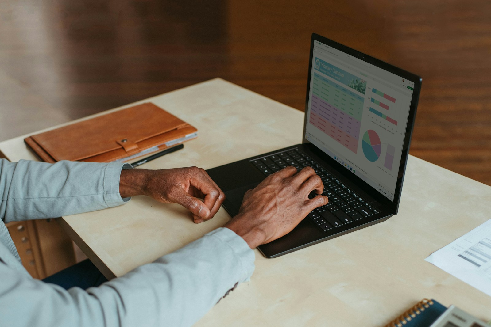 Key Differences Between Online Jobs and Work from Home